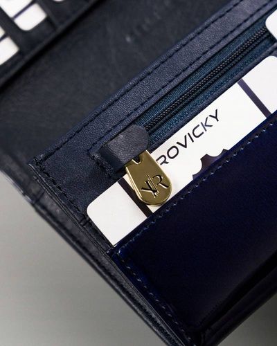 portfel damski z lakierowanej skóry naturalnej zamykany na Arena.pl