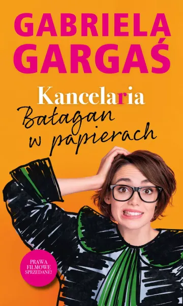Kancelaria. Bałagan w papierach zdjęcie 1