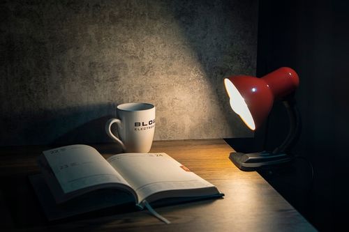 LAMPKA NOCNA DO CZYTANIA SZKOLANA NA BIURKO KLIPS 180CM ŻARÓWKA E27 ZESTAW na Arena.pl