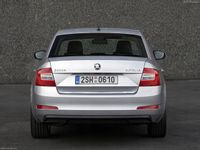 Skoda OCTAVIA III HB Sedan - LISTWA CHROM NA KLAPE