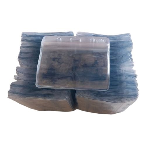 200 przezroczystych etui na identyfikatory na Arena.pl