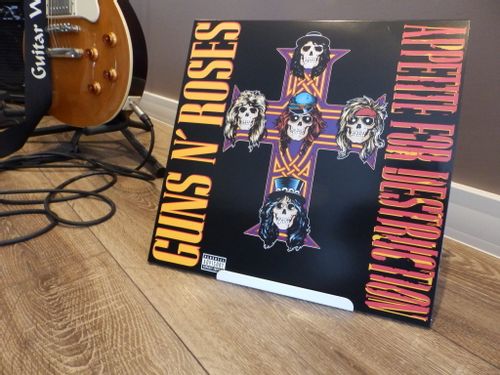 Metalowy stojak loft ekspozytor na winyle książki tablet telefon czarny na Arena.pl