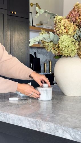 Maselnica francuska z białego marmuru na Arena.pl