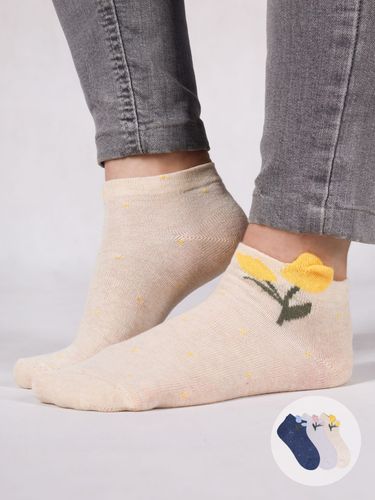 Skarpety dziewczęce bawełniane z elementem 3D kwiatki 3PAK 23-26 YOCLUB na Arena.pl