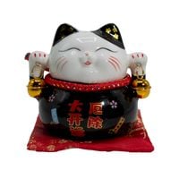 Ceramiczny Kot Szczęścia Skarbonka Maneki Neko Czarny na Poduszce, ochrona