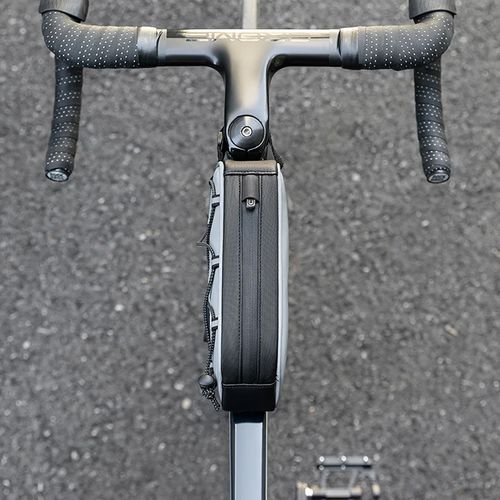 Torba sakwa rowerowa mocowana na ramę 0.9l - srebrna na Arena.pl