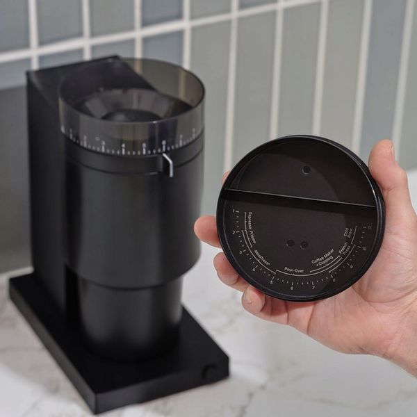 Młynek do kawy Fellow Opus Matte Black zdjęcie 10