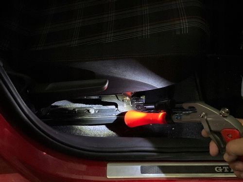 LAMPKA LED do pistoletu TORNADOR oświetla zakątki na Arena.pl