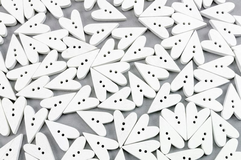 Guzik drewniany SERCE biały 10szt. zdjęcie 4