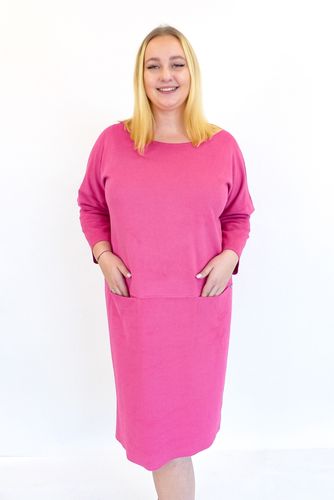 Oversizowa Sukienka Midi z Imitacji Zamszu z Kieszeniami Fuksjowa UNI na Arena.pl
