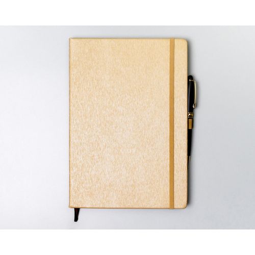 beżowy notes w formacie b5 zadrukowany w kropki, wyposażony na Arena.pl