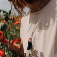 dyskretny masażer liść na łańcuszku.  stymulacja i ekscytacja - gadżet