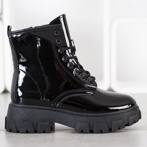 Lakierowane Traperki Na Platformie r.40 na Arena.pl