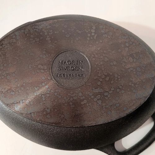 Garnek 2l żeliwny owalny z pokrywą Skeppshult Tradition czarny na Arena.pl