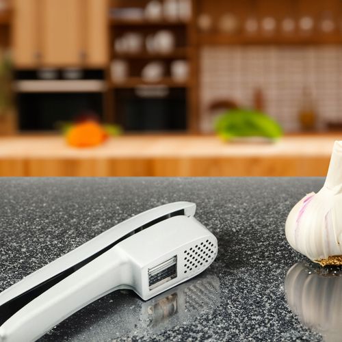 WYCISKACZ DO CZOSNKU 18,5 CM Z KRAJAKIEM - PRAKTYCZNY I FUNKCJONALNY na Arena.pl