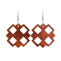 Kolczyki drewniane, drewno padouk, bigle ze stali chirurgicznej