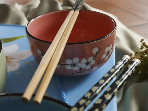 Kpl. 4 miseczek + pałeczki na Arena.pl