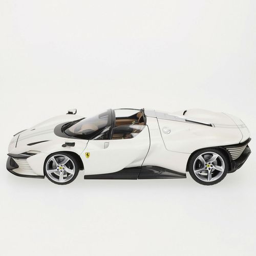 Samochód Bburago Ferrari Daytona SP 1:18 na Arena.pl