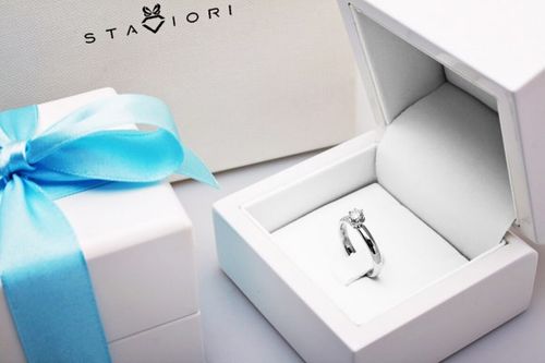 Złoty pierścionek PBD0660 - Diament na Arena.pl