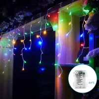 Lampki choinkowe sople fala 300 LED multikolor na 3 baterie AA 15 m praktyczne i efektowne oświetlenie świąteczne