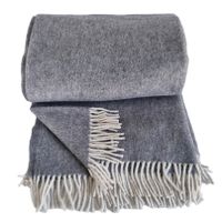 Koc wełniany jednobarwny z jasnymi frędzlami grafitowy