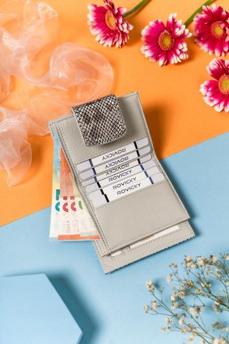 portfel damski na zatrzask i bigiel z błyszczącej skóry naturalnej na Arena.pl