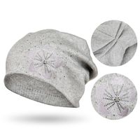 szara czapka z haftem kwiatowym i kryształkami - peterson