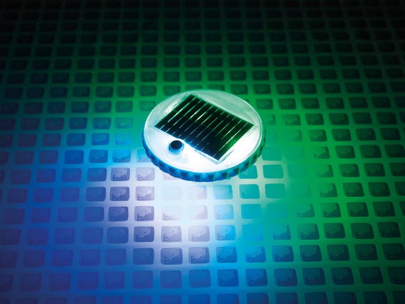Pływająca lampka solarna LED INTEX 28695 zdjęcie 2