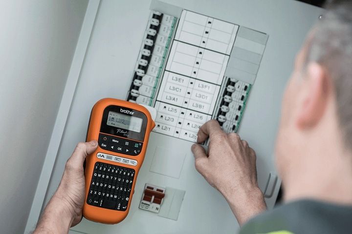 Drukarka Brother P-touch PT-E110VP + taśma zdjęcie 8