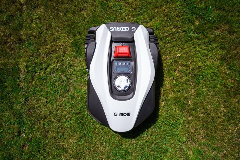 CEDRUS M6+ ROBOT KOSZĄCY KOSIARKA AUTOMATYCZNA DO TRAWY C-MOW 600m2 - OFICJALNY DYSTRYBUTOR - AUTORYZOWANY DEALER CEDRUS zdjęcie 86