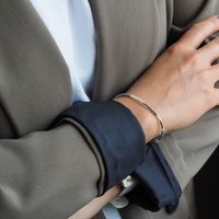 Bransoletka urodzeniowa czerwiec- białe perły, hematyt i srebro