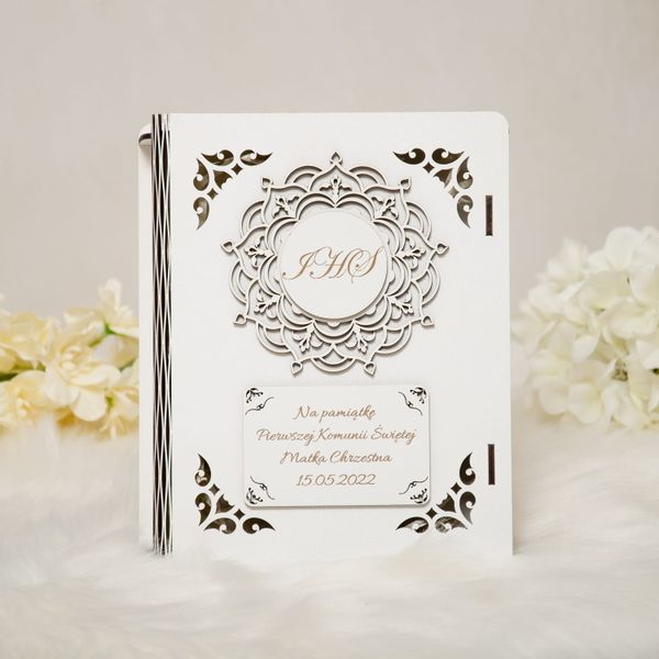 Biblia w pudełku z grawerem Pamiątka I Komunii Świętej OBK-1 zdjęcie 3