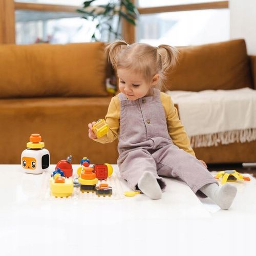 Tablica manipulacyjna z kostką i doczepianymi elementami 12 mies.+ TOPBRIGH na Arena.pl