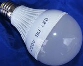 E27 Żarówka Led Zimna 9W Zimna-Mleczna