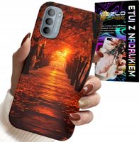 ETUI DO MOTOROLA G31 / G41 - PARK, JESIEŃ, SPADAJĄCE LIŚCIE, PLECKI