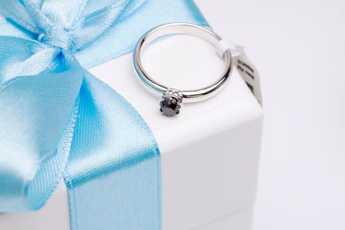 Złoty pierścionek PBD1595B - Diament na Arena.pl