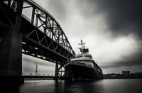 Plakat 86,4x56,8cm Statek przy Moście