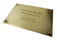 Tabliczka grawerowana z mosiądzu do 30x20cm grubość 1,6mm + złote dystanse