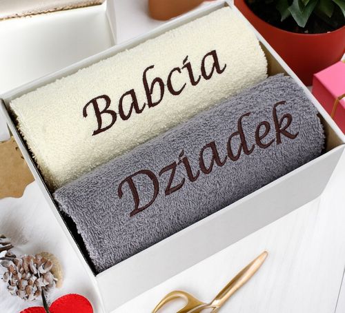 KOMPLET GRUBYCH RĘCZNIKÓW Z HAFTEM PREZENT DZIEŃ BABCI DZIADKA ZESTAW na Arena.pl