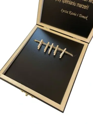 PUDEŁKO NA PIENIĄDZE PREZENT URODZINY 18 -100 LAT na Arena.pl