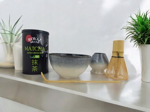 Zestaw startowy do herbaty matcha Bio 100g z piękną czarką miotełką i łyżką na Arena.pl