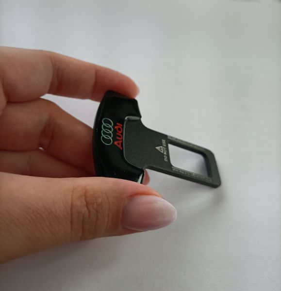 Audi zaślepka pasy bezpieczeństwa wyłącznik wtyk tuning E-TRON QUATTRO A3 zdjęcie 3