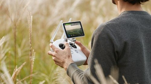 Dron DJI Phantom 4 Pro+ na Arena.pl