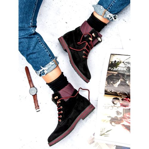 Czarne traperki r.39 na Arena.pl