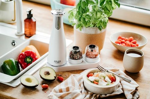 ELEKTRYCZNY MŁYNEK DO PRZYPRAW SOLI I PIEPRZU 3w1 na Arena.pl