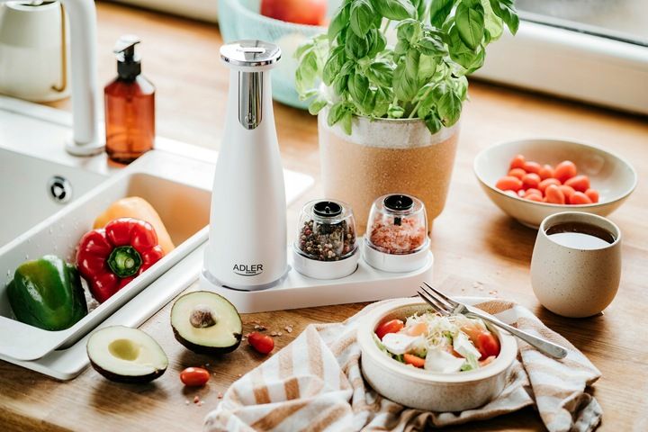ELEKTRYCZNY MŁYNEK DO PRZYPRAW SOLI I PIEPRZU 3w1 zdjęcie 10