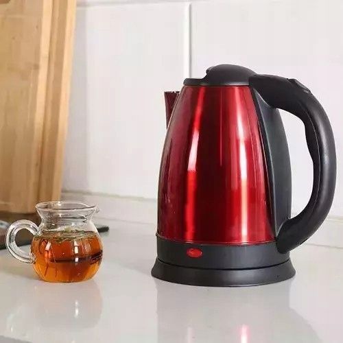 Czajnik elektryczny bezprzewodowy Royalty Line 1.7litra 1500 W czerwony na Arena.pl