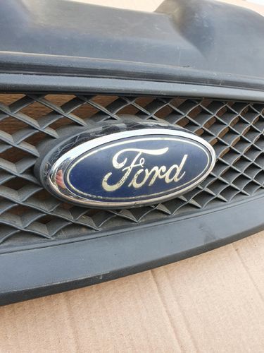 Grill Atrapa Chłodnicy Zderzaka Znaczek Ford Focus Mk2 4M518C436A 4M518138A na Arena.pl