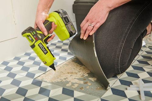 RYOBI AKUMULATOROWY PISTOLET DO KLEJU NA GORĄCO SZTYFTY 11-12mm RGL18- na Arena.pl