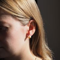 Kolczyki z łososiowymi, okrągłymi Perłami w srebrze